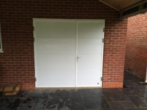 Byron Doors installation of a Ryterna 40mm insulated side hinged garage door in Mansfield